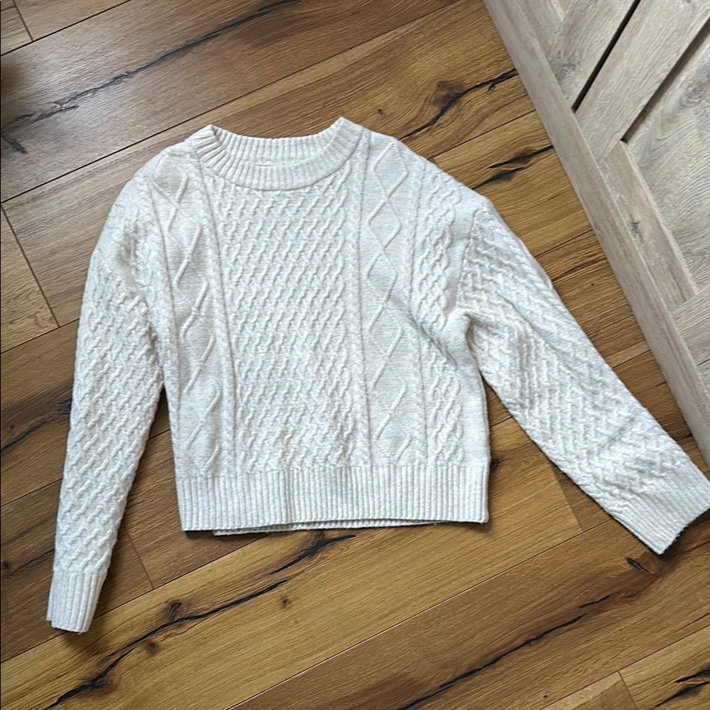 Cozy Cable Knit Sweater - Cream